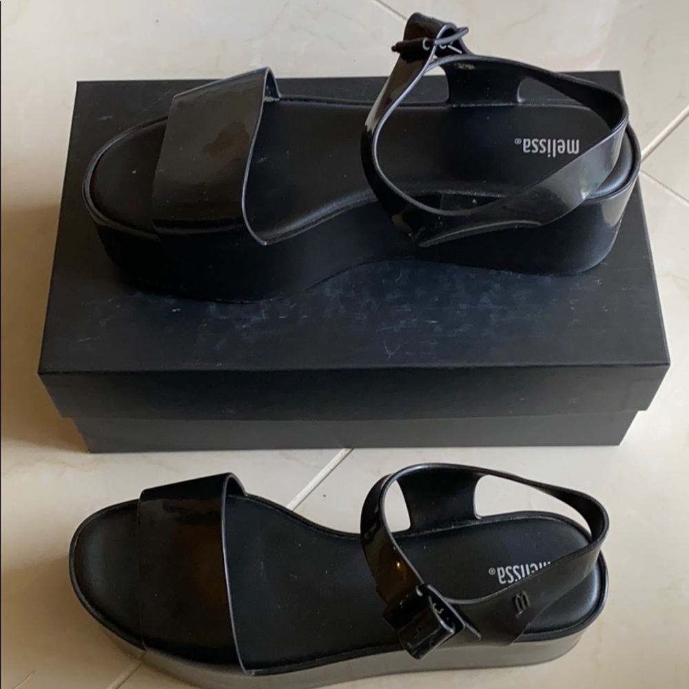 Melissa Platform Sandal - Mar Model